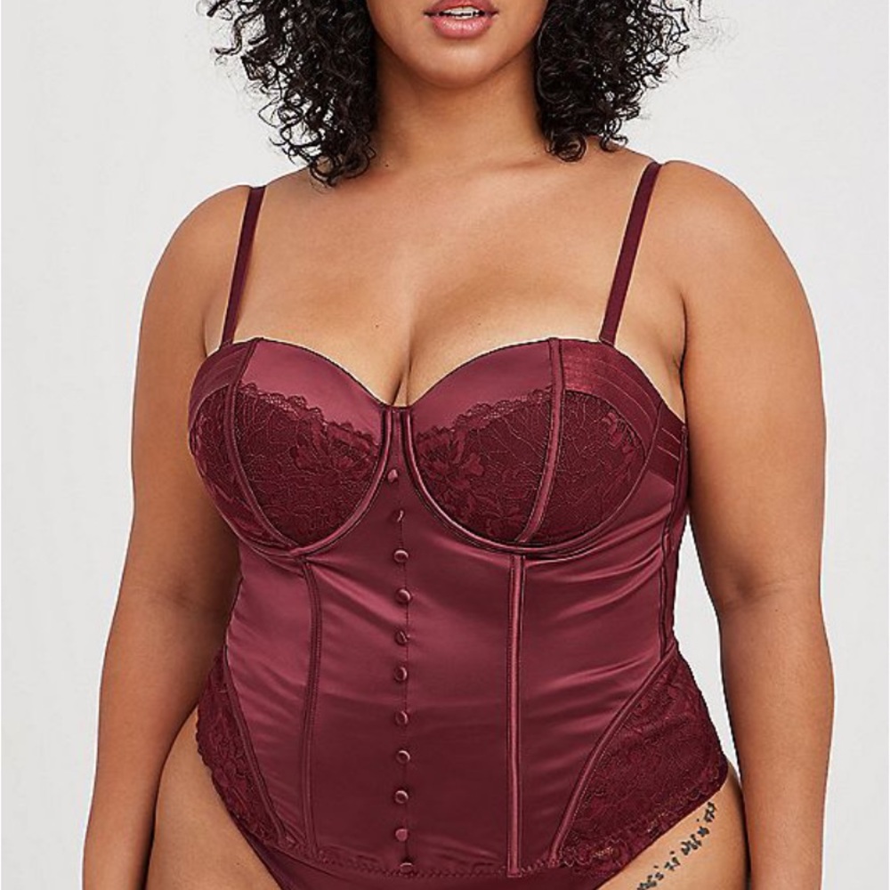 Lace up corset bustier satin and lace burgundy with removable straps.NBW size 3